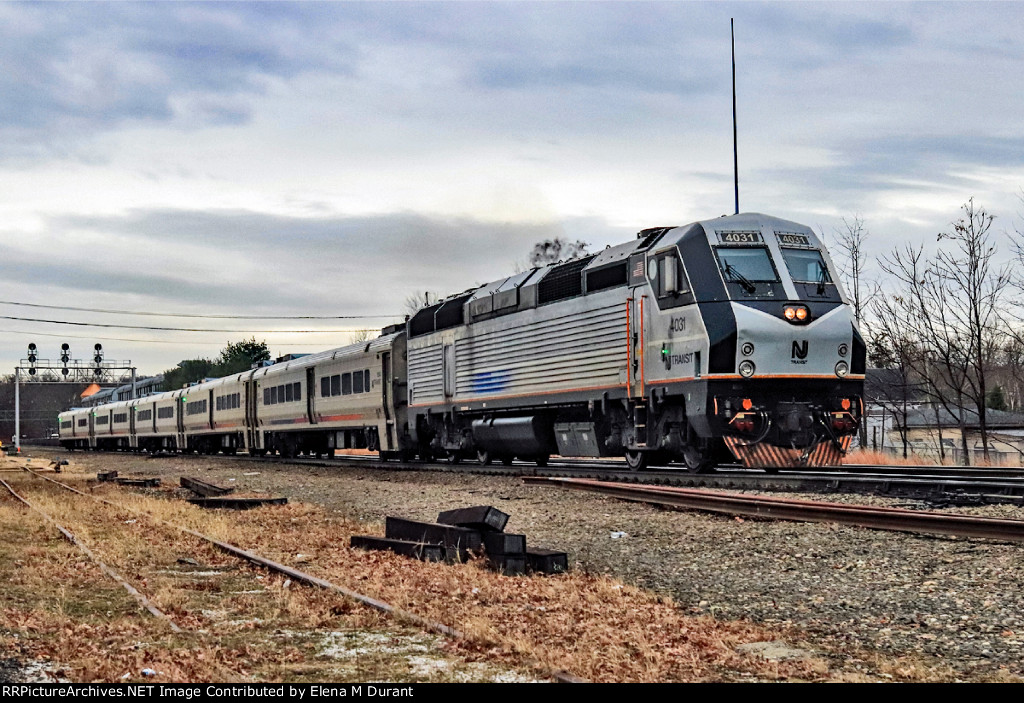 NJT 4031 on train 1147